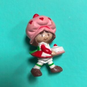 Vintage Strawberry Shortcake figurine